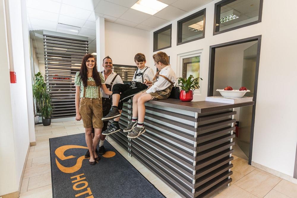 Gs Hotel Мюнхен Экстерьер фото